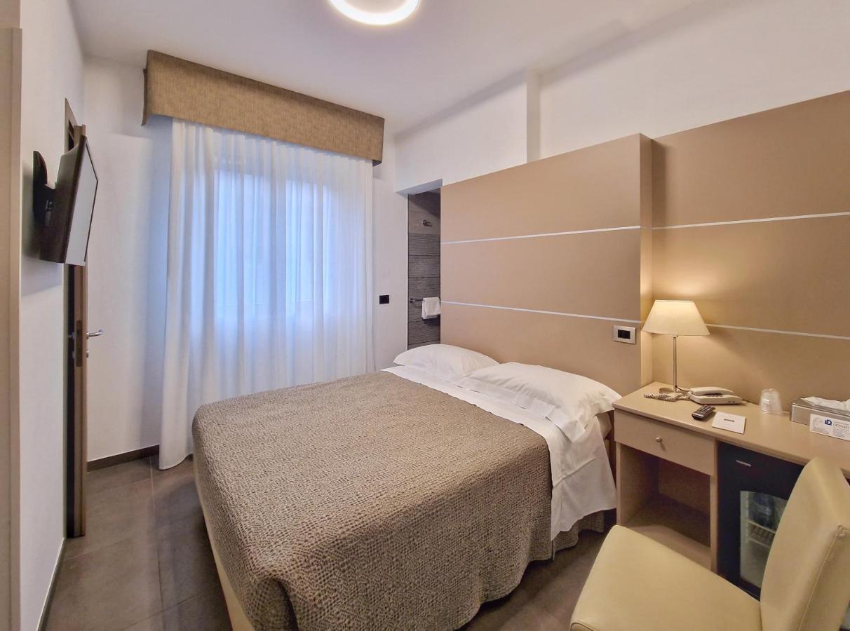 Hotel Tiffany Marina di Massa Exterior photo